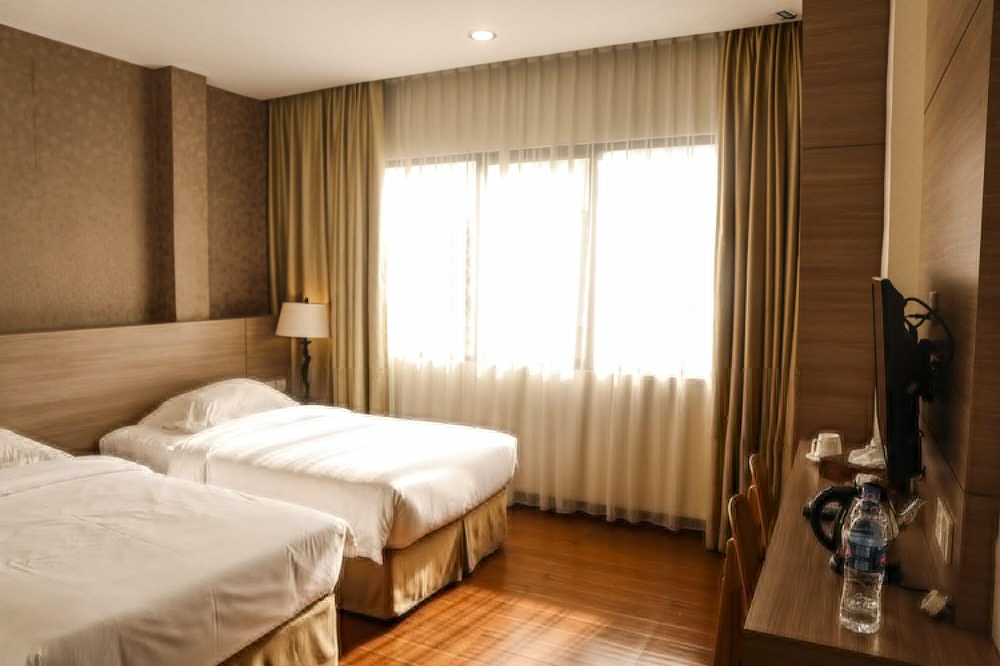 Hana Hotel Batam Exterior foto